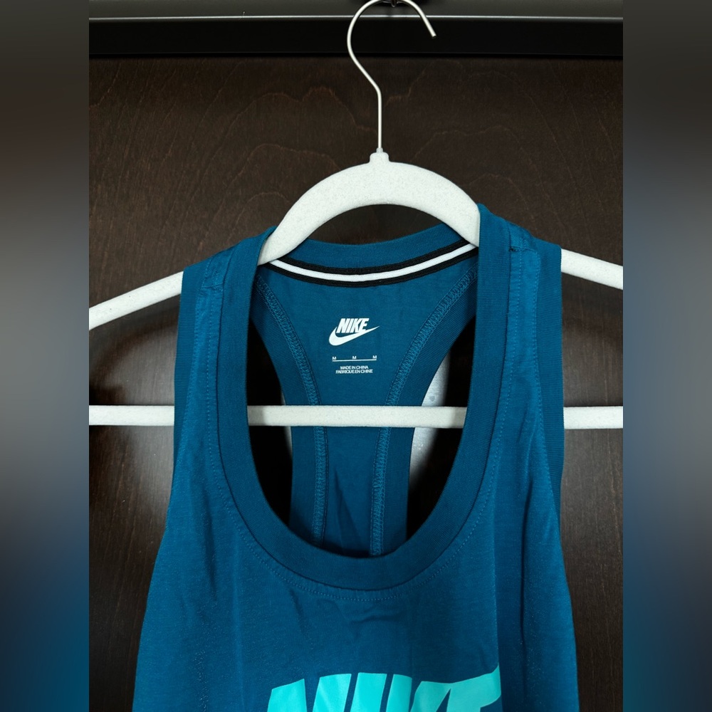Nike Tank - Picture 2 of 4